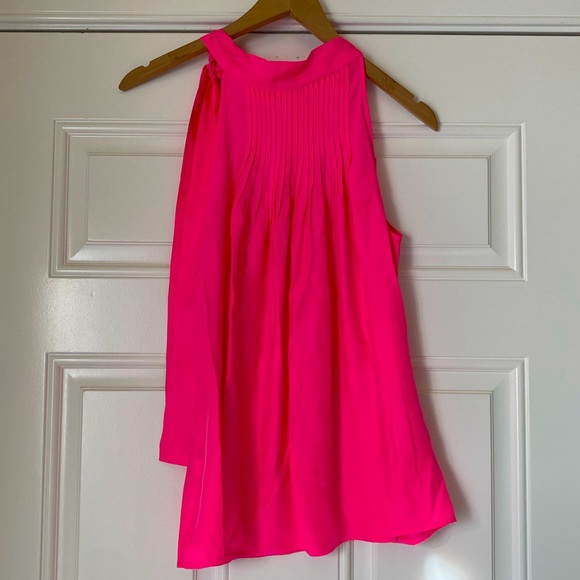 Sleeves Flowy Top - Picture 2 of 2